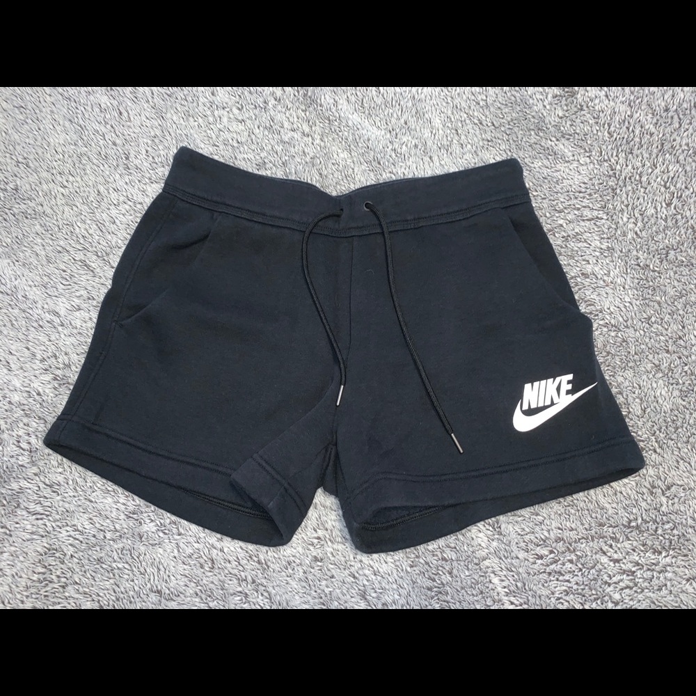 NIKE - Women’s M Black Cotton Shorts
